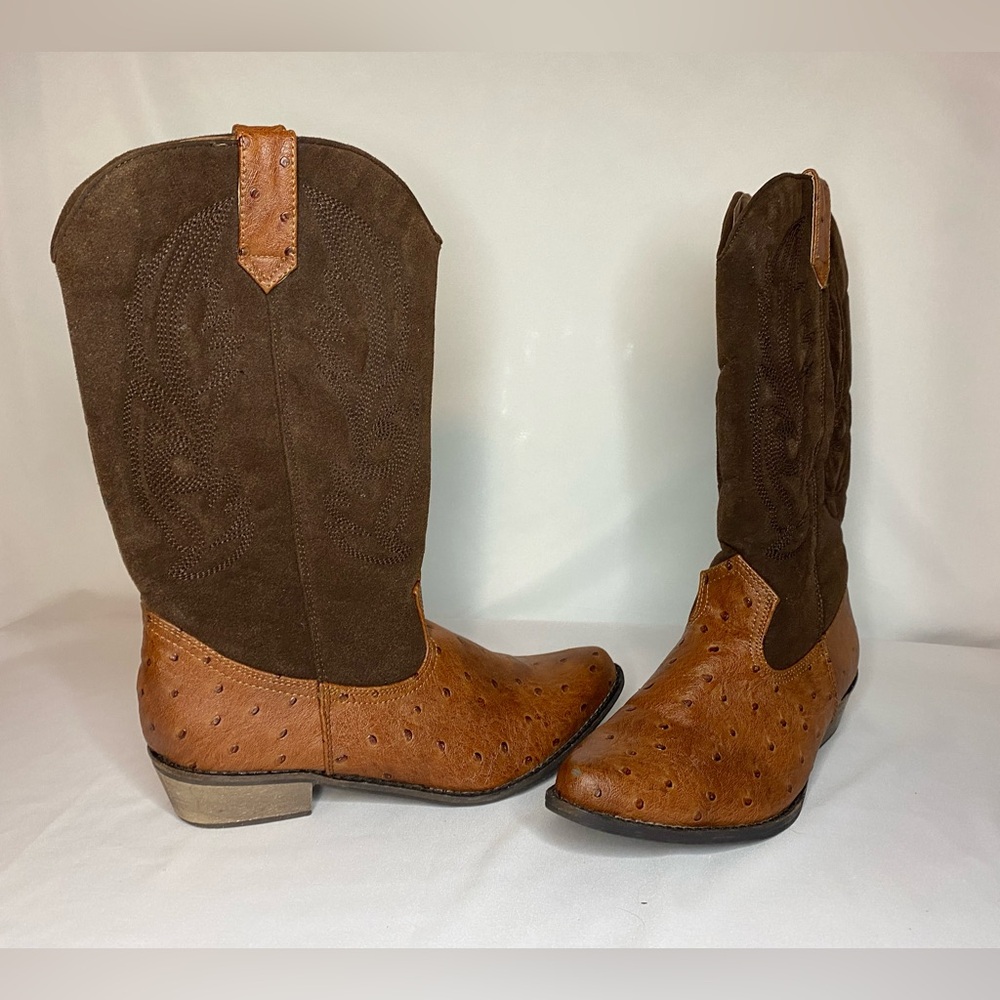 Women’s - 7 - fashion boots - faux brown leather/ostrich print